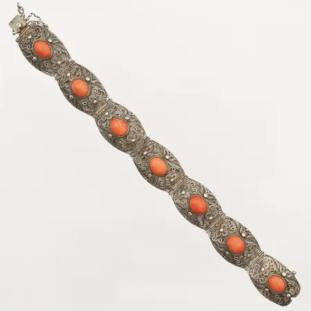 Armband med orangea stenar, möjligen korall, filigranarbete, ca 19,5cm, bredd 19mm, 800/1000 silver Vikt: 44,2 g