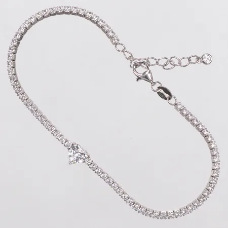 Armband vita stenar, en hjärtformad sten, 18-21cm, bredd 2,2-6,5mm, 925/1000 silver Vikt: 4,8 g