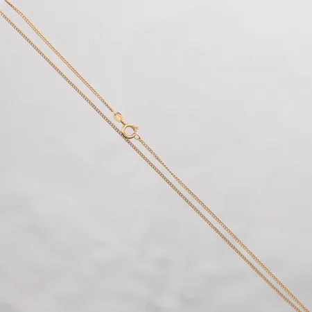 Kedja längd 44cm, bredd 1,3mm, 18K. Vikt: 2,8 g