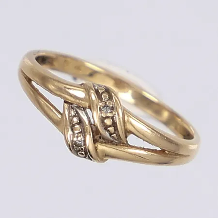 Ring med diamanter 2 x ca 0,005ct 16¾ bredd 2-6mm 18K Vikt: 1,8 g