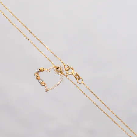 Collier hjärta med vita stenar, längd 42 cm, bredd 1mm, 21K. Vikt: 2,7 g