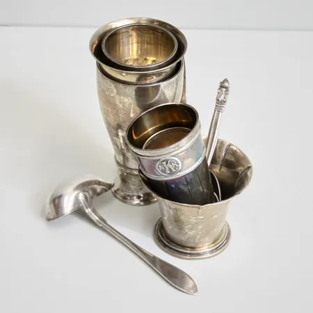 Diverse defekt silver, 830/1000, vikt 528,14g.