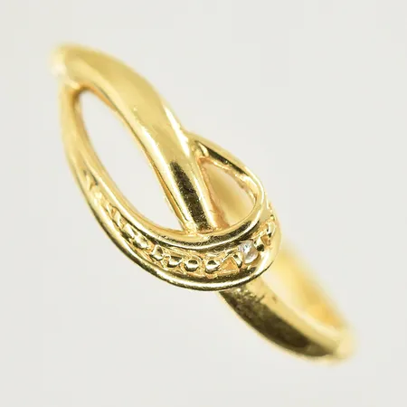 Ring, stl 17¼, bredd 2-6 mm, 18K. Vikt: 1,6 g