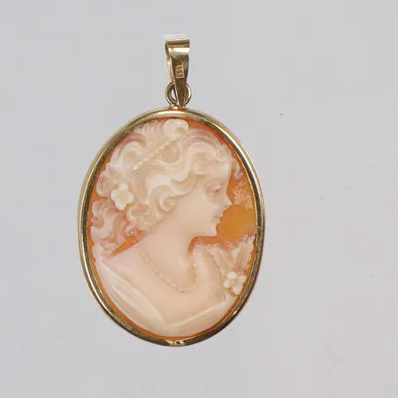 Hänge med camé 19x32mm stämplad HSG trl. (Hedbergs Guld) 18K  Vikt: 2,5 g