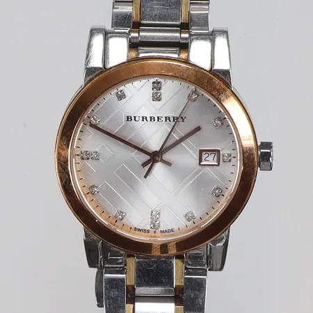Damur Burberry, Ø34mm, ref nr. BY9127, serie nr. 15492, quartz, datum, diamantindex, extra länkbitar, batteribyte krävs
