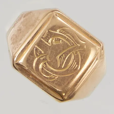 Klackring Ø17½, bredd:14mm, monogram "CL/LC", 18K 5,6g.