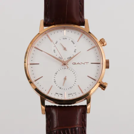 Herrur Gant,diameter ca 43.3 mm,batteribyte krävs,inga tillbehör.