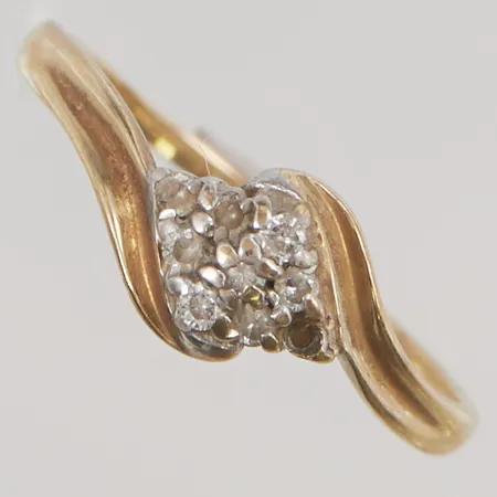 Ring små diamanter, defekt, 18K 2,0g.