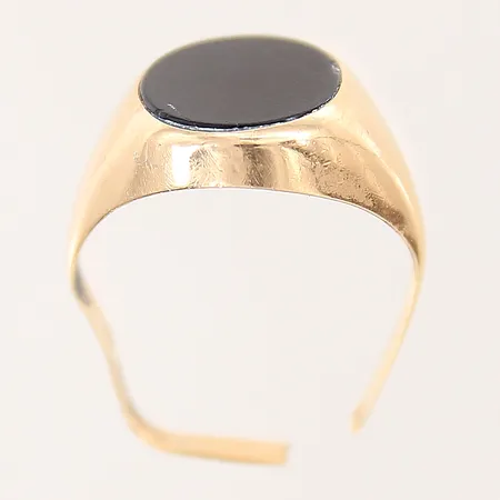 Klackring med onyx, av/defekt, 18K Vikt: 4,2 g
