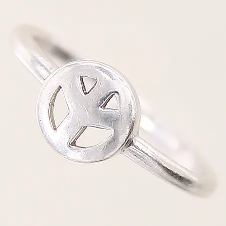 Ring Peace, stl 17½, bredd 1,6-7,9mm, silver 925/1000 Vikt: 2 g