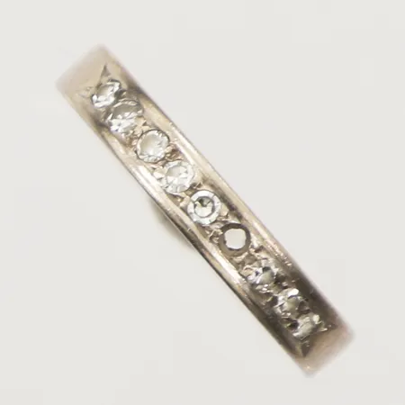 Ring med diamanter, 8xca0,01ct 8/8-slipade, en saknas, stl 17, bredd 3,2mm, 18K Vikt: 3,9 g