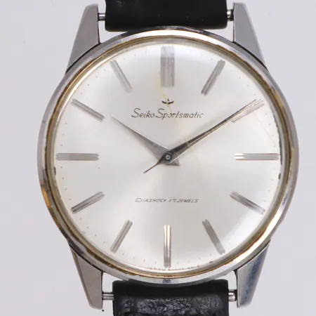 Herrur Seiko Sportsmatic, stål, automatisk, 36,5mm, refnr 15035, serienr 4000071, repigt plexiglas och boett samt sprickor, trasigt läderarmband ej original, inga tillbehör.