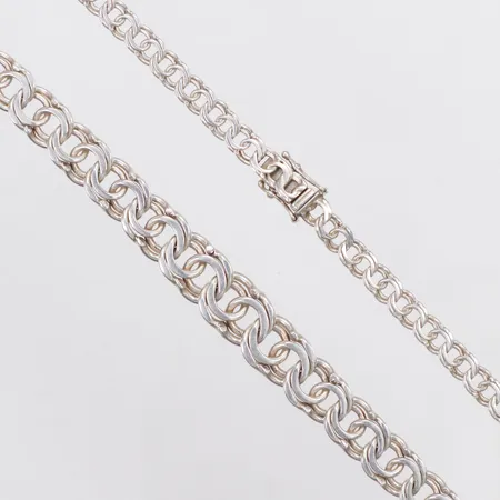 Collier doserad Bismarck, 43cm, bredd 5-10mm, Guldfynd, glappa låsåttor, 925/1000 silver Vikt: 21,6 g