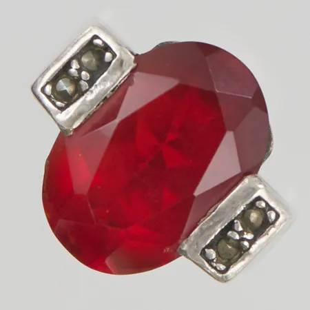 Ring röd sten, Ø18½, bredd:19mm, 925/1000 Silver 10,7g.