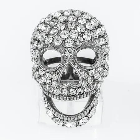 Ring Rock by Sweden av Laila Bagge "Thunder - White" i metall med strasstenar. Den är 5 - 36 mm bred, justerbar i storlek, vikt 14,3g. Nypris 549:-