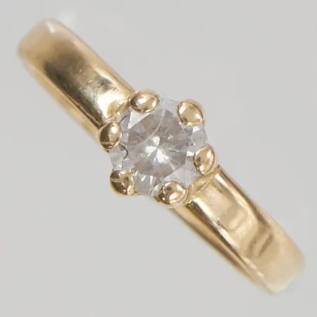 Ring Ø17, bredd:7mm, vit sten, 18K 0,8g.