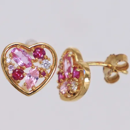 Ett par örhängen med stenar, längd 11mm, bredd 11,5mm, en snurrebuss saknas, förgyllda, 925/1000 silver Vikt: 2 g