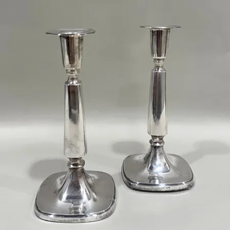 Ett par ljusstakar, höjd 18cm, silversmed Tore Eldh, fylld botten, CESON, silver 830/1000 Vikt: 428,1 g