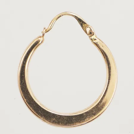 Ett udda örhänge, längd 25mm, bredd 1,5mm, 18K  Vikt: 1,2 g