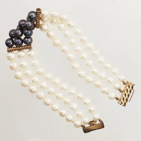 Armband, treradigt, ca 62cm, bredd 20mm, lås i 14K, bruttovikt: 28,6g Vikt: 0 g