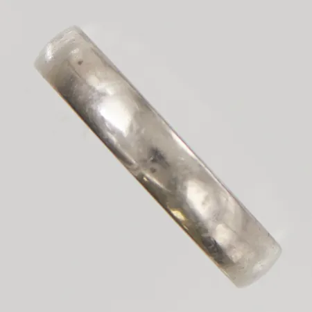 Ring Ø17½, bredd:3mm, gravyr, vitguld, 18K 4,9g.