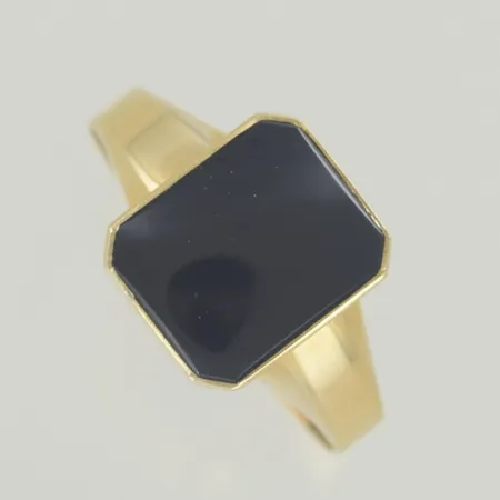 Ring med sten, Ø 21 mm, bredd 12,5 mm, 18K Vikt: 2,8 g