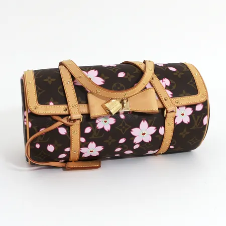 Väska Louis Vuitton Papillon Cherry Blossom Ltd. 2003, monogramcanvas med bruna skinndetaljer med nitar i guldfärgad metall, lås med två tillhörande nycklar, dolda tryckknappar, ca 28 x 14 x 14 cm, dustbag, fint skick. 