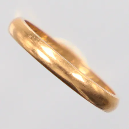 Ring slät, Ø17½, gravyr, 18K. Vikt: 3 g