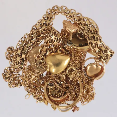 Diverse guld, stenar, gravyr, skadat, defekt, en berlock i oädel metall, 18K Bruttovikt 50,8g