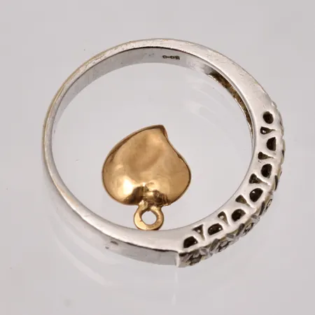 Diverse defekt guld, 18K, vikt 3,45g.