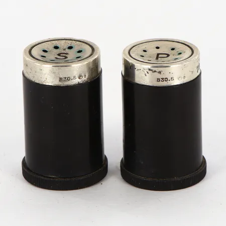 Salt & Pepparkar, höjd:45mm, Ø27mm, bakelit med silverdetaljer 830/1000 Vikt: 0 g
