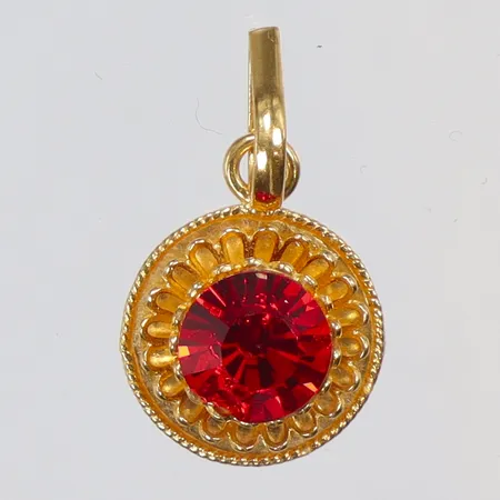 Hänge med röd sten 12x22mm inklusive hängöglan 21K Vikt: 2,1 g