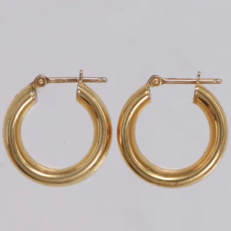 Ett par örhängen creoler, Ø16mm, bredd 4,9mm, 18K Vikt: 3,7 g