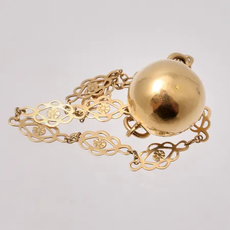 Diverse defekt guld, 18K, vikt 5,17g.