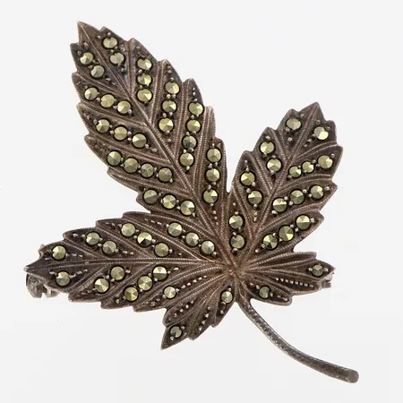 Brosch med markasiter, 49x37mm, silver 830/1000 Vikt: 8,2 g