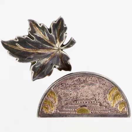 2 broscher, 35-45mm, Silver 835-925/1000 Vikt: 17,7 g