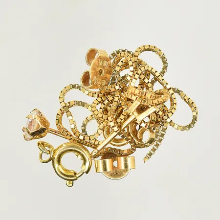 Diverse defekt guld med stenar 18k vikt 3,6g Vikt: 3,6 g