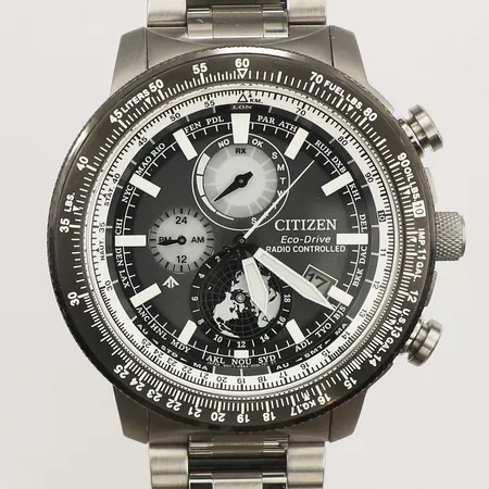 Armbandsur Citizen, Eco-drive Radio Controlled, datum, 46mm, referensnr: H864-006M001, serienr: 452052731, stål, stållänk, innermått inklusive ur 17cm, repig på lås, extra länkbitar