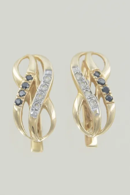 Ett par örhängen med stenar, höjd 19,5 mm, bredd 8,4 mm, 14K Vikt: 3,1 g