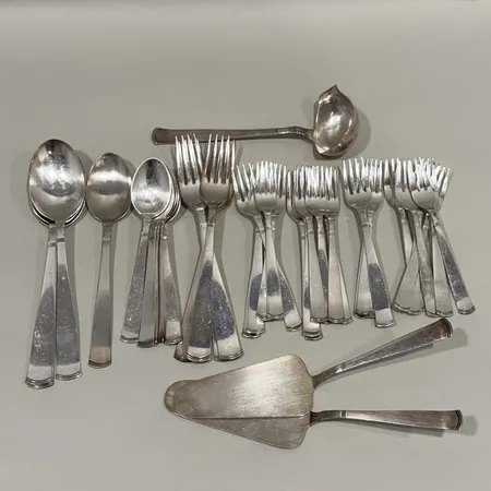 Diverse silverbestick, modell Rosenholm, GAB, silver 830/1000 Vikt: 1182,4 g