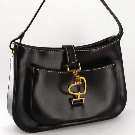 Handväska Moschino, läder med guldfärgade beslag, mått ca 25x39,7cm, rött foder, kraftigt slitage/märken utvändigt Vikt: 0 g