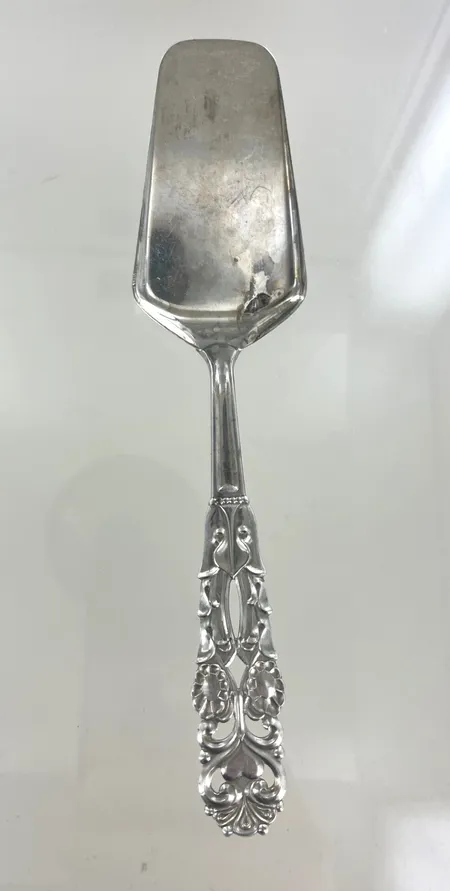 Tårtspade, längd 21 cm, cesons silver Vikt: 54,5 g