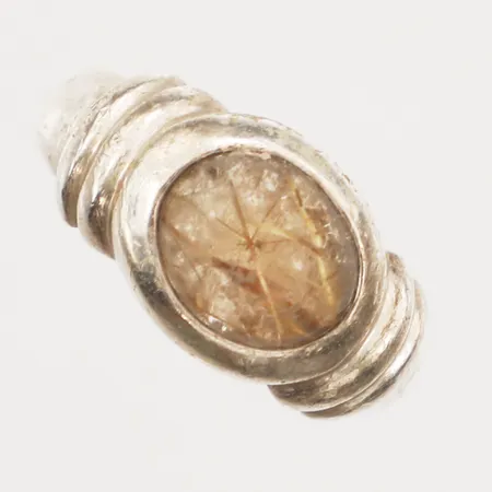 Ring med rutilkvarts, stl 17¾, bredd 4-10,9mm, repig sten, silver 925/1000 Vikt: 7,4 g