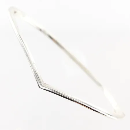 Stelt Armband Pandora, innermått 68x51mm, bredd 2,56mm, hack och repor, B1, silver 925/1000. Vikt: 12,4 g