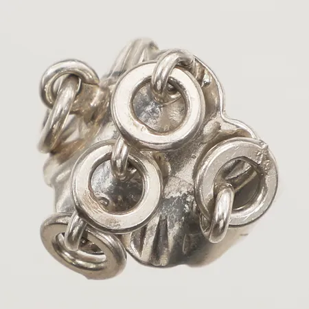 Ring rörliga delar, stl 14½, bredd 15mm, Kautokeino Juhls, handarbete, 925/1000 silver Vikt: 6,1 g