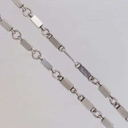 Collier, stavlänk, längd 43,5cm, bredd 5mm, signerat Wiwen Nilsson, Lund år 1958, repor, 925/1000 silver Vikt: 65,2 g