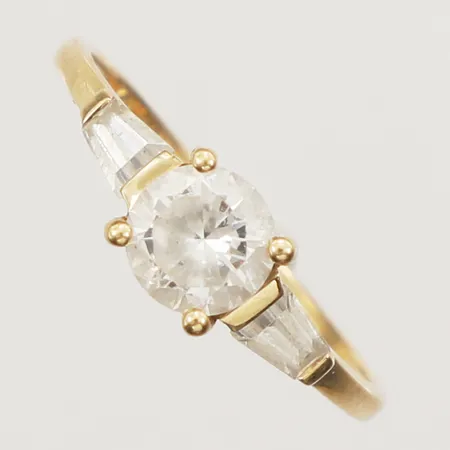 Ring med vita stenar, stl17½, bredd 1,5-6mm, GHA, 18K, bruttovikt: 1,9g.