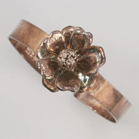 Armring "blomma" Design:Peter von Post, ca 62x50mm, öppen, bredd:29mm, etui, 925/1000 Silver 31,2g.