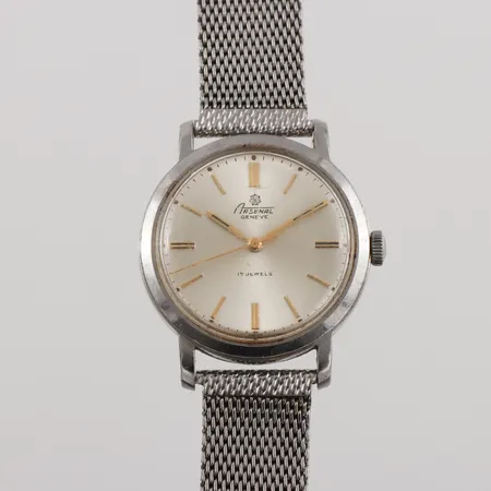 Herrur Arsenal,tickar igång men stannar,bruksslitage,diameter ca 33.9 mm.