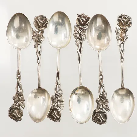 Sex kaffeskedar med floral dekor, längd 10cm, silver 830/1000 Vikt: 57,4 g